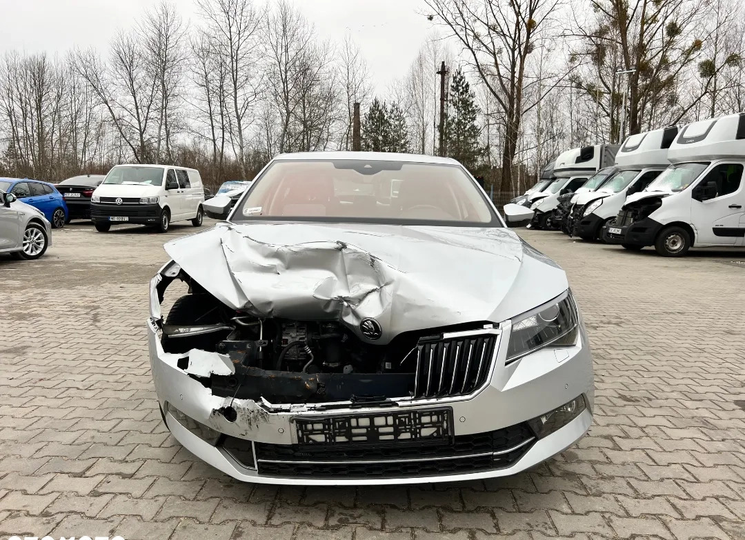 Skoda Superb cena 39900 przebieg: 132226, rok produkcji 2016 z Borek Wielkopolski małe 172